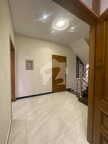 Brand new 10 marla upper portion for rent in BAHRIA TOWN PHASE 5