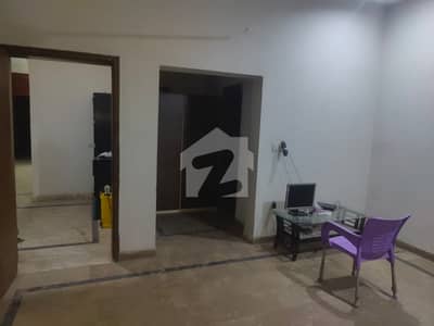 1 Kanal Upper Floor For Rent