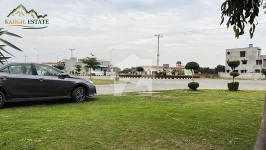 Plot No. 122 Near Park Available For Sale-