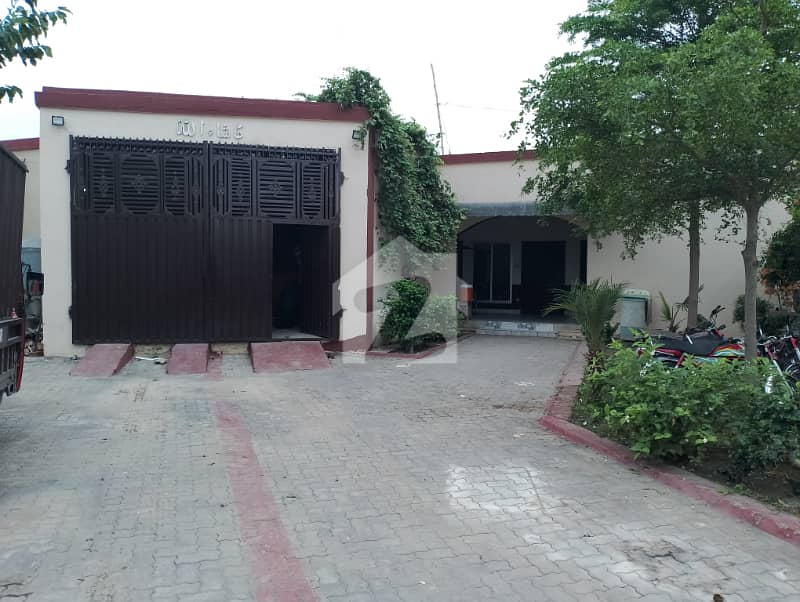 ملتان روڈ لاہور میں 3 کمروں کا 1 کنال فیکٹری 3.25 کروڑ میں برائے فروخت۔ ملتان روڈ لاہور میں 3 کمروں کا 1 کنال فیکٹری 3.25 کروڑ میں برائے فروخت۔