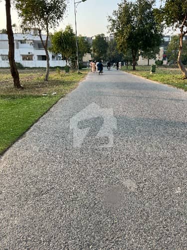 ڈی ایچ اے فیز 7 ڈیفنس (ڈی ایچ اے),لاہور میں 1 کنال رہائشی پلاٹ 4.4 کروڑ میں برائے فروخت۔