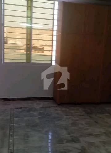 فیڈرل بی ایریا ۔ بلاک 9 فیڈرل بی ایریا,کراچی میں 3 کمروں کا 5 مرلہ بالائی پورشن 1.3 کروڑ میں برائے فروخت۔