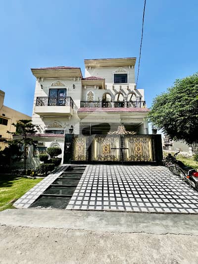 10 Marla Spanish Design 1 year used House for sale