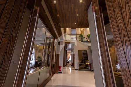 100% ORIGNAL KANAL EYE CATCHING SUPERB LUXURY BUNGALOW FOR SALE ON TOP LOCATION