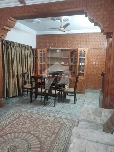 ای ۔ 11 اسلام آباد میں 6 کمروں کا 8 مرلہ مکان 6.0 کروڑ میں برائے فروخت۔