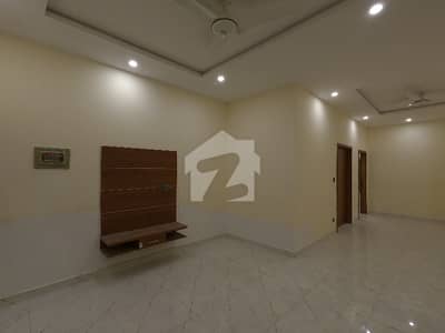 پشاور روڈ راولپنڈی میں 2 کمروں کا 6 مرلہ فلیٹ 63.75 لاکھ میں برائے فروخت۔