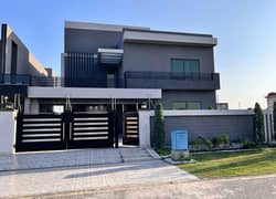 ڈی ایچ اے فیز 7 ڈی ایچ اے ڈیفینس,لاہور میں 5 کمروں کا 1 کنال مکان 6.65 کروڑ میں برائے فروخت۔