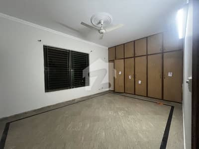 1 KANAL UPPER PORTION FOR RENT IN DHA PHASE 1 1 KANAL UPPER PORTION FOR RENT IN DHA PHASE 1