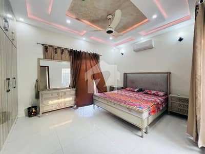 10 MARLA NEWLY UPPER PORTION FULLY FURNISHED IN DHA PHASE 3
