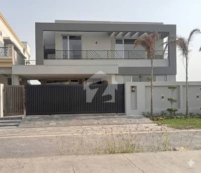 1 Kanal Modern House For Sale
