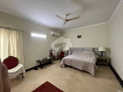 1 Kanal Immaculate Condition Owner Build Bungalow In Phase 2 (100 Orignal Pics)