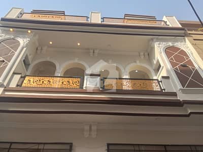 سبزہ زار سکیم لاہور میں 4 کمروں کا 2 مرلہ مکان 1.45 کروڑ میں برائے فروخت۔