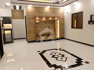گلستانِ جوہر کراچی میں 10 کمروں کا 10 مرلہ مکان 5.95 کروڑ میں برائے فروخت۔