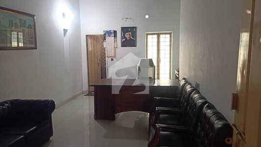 ایل ڈی اے ایوینیو لاہور میں 2 کمروں کا 10 مرلہ مکان 3.0 کروڑ میں برائے فروخت۔