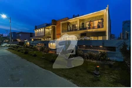 ڈی ایچ اے فیز 5 - بلاک ایچ فیز 5,ڈیفنس (ڈی ایچ اے),لاہور میں 6 کمروں کا 2 کنال مکان 25.75 کروڑ میں برائے فروخت۔