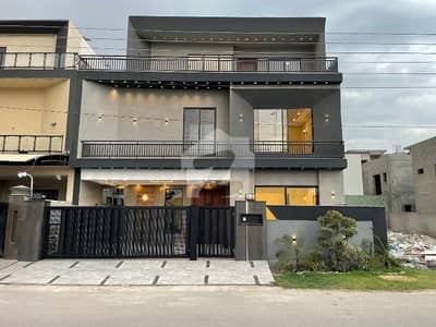 10 Marla Most Luxurious House For Sale In Buch Villas Multan