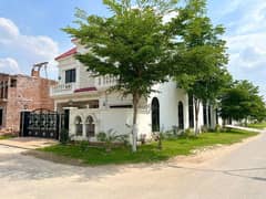 9 Marla Most Luxurious Corner House Available For Sale At Prime Location