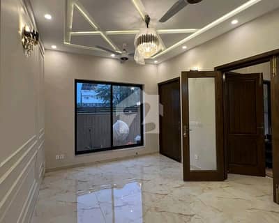 ڈی ۔ 12 اسلام آباد میں 3 کمروں کا 4 مرلہ مکان 5.25 کروڑ میں برائے فروخت۔