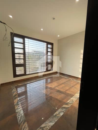 Brand new 100 sq yard bungalow 3 bedroom + basement