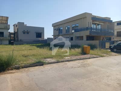 10 Marla Plot With Solid Land Heighted Location For Sale