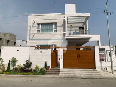 ڈی ایچ اے فیز 8 ڈی ایچ اے ڈیفینس,کراچی میں 3 کمروں کا 1 کنال بالائی پورشن 3.45 لاکھ میں کرایہ پر دستیاب ہے۔