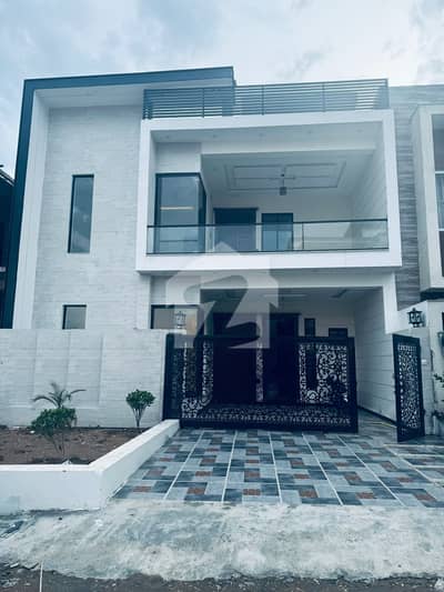 8Marla Brand New House For Sale B 17 E Block