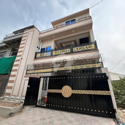 گلشن آباد راولپنڈی میں 4 کمروں کا 5 مرلہ مکان 1.75 کروڑ میں برائے فروخت۔