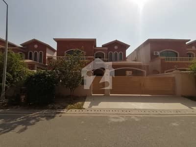 Spacious Prime Location 20 Marla House Available For Sale In Askari 3