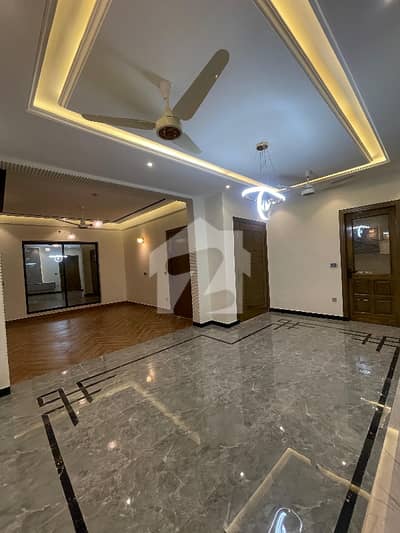 بنی گالہ اسلام آباد میں 5 کمروں کا 7 مرلہ مکان 3.0 کروڑ میں برائے فروخت۔