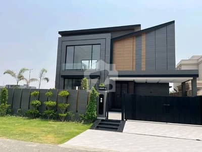 1 Kanal Upper Portion Available For Rent