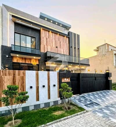 10 Marla Luxury Upper Portion Available For Rent