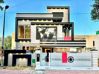 10 Marla Designer House Available For Rent