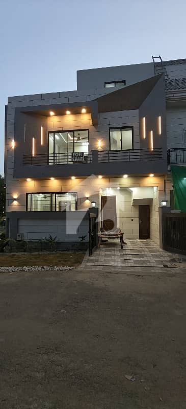 3.5 Marla Corner House