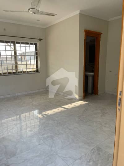 جناح گارڈنز فیز 1 جناح گارڈنز,ایف ای سی ایچ ایس,اسلام آباد میں 4 کمروں کا 8 مرلہ مکان 3.3 کروڑ میں برائے فروخت۔ جناح گارڈنز فیز 1 جناح گارڈنز,ایف ای سی ایچ ایس,اسلام آباد میں 4 کمروں کا 8 مرلہ مکان 3.3 کروڑ میں برائے فروخت۔