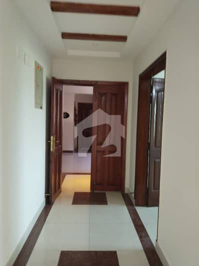 New 3 Bed Room Apartment Available For Rent in Askari