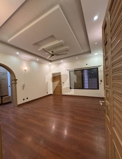 F-10 666 Square Yard Beautiful House Available For Rent Excellent Condition Green Lawn Close End Street Washrooms And Kitchen Excellent Condition F-10 666 Square Yard Beautiful House Available For Rent Excellent Condition Green Lawn Close End Street Washrooms And Kitchen Excellent Condition