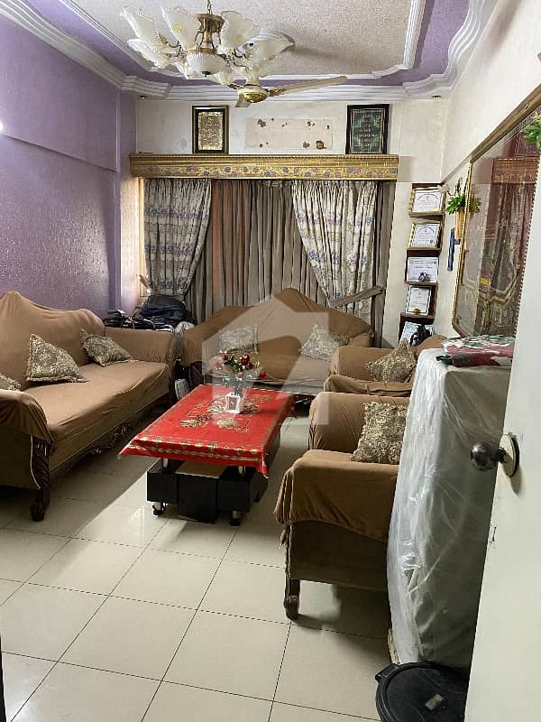 Prime Location Gulistan-E-Jauhar - Block 10 Flat Sized 1300 Square Feet Is Available Prime Location Gulistan-E-Jauhar - Block 10 Flat Sized 1300 Square Feet Is Available