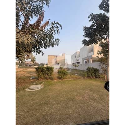 ڈی ایچ اے فیز 6 - بلاک ایم فیز 6,ڈیفنس (ڈی ایچ اے),لاہور میں 1 کنال رہائشی پلاٹ 6.5 کروڑ میں برائے فروخت۔ ڈی ایچ اے فیز 6 - بلاک ایم فیز 6,ڈیفنس (ڈی ایچ اے),لاہور میں 1 کنال رہائشی پلاٹ 6.5 کروڑ میں برائے فروخت۔