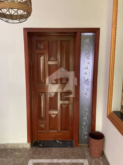 3bed Rooms With Attached Bath Not Gass