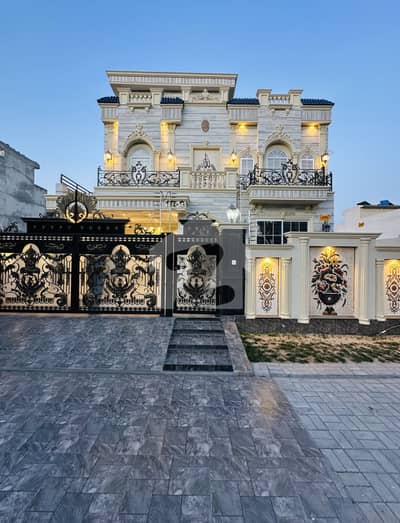 10 Marla Facing Park House For Sale