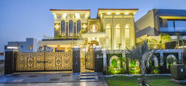 Luxury Modern House For Sale Near McDonalds Prime Location