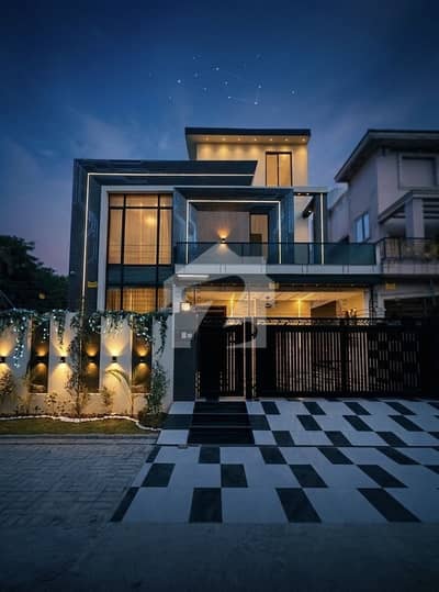 10 Marla Top Of The Line House For Sale