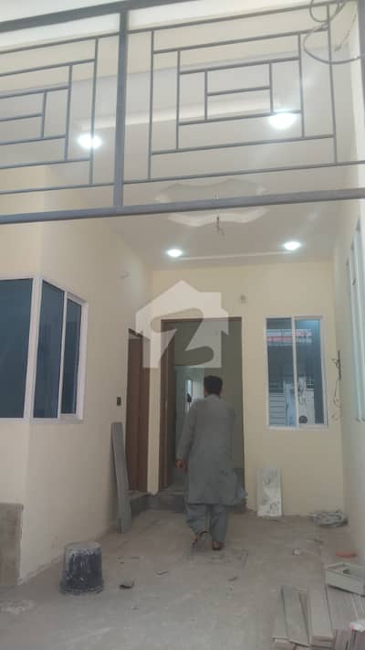 چوک کمہاراں والا ملتان میں 3 کمروں کا 3 مرلہ مکان 65.0 لاکھ میں برائے فروخت۔