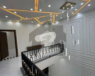ایڈن ویلی فیصل آباد میں 3 کمروں کا 5 مرلہ مکان 2.6 کروڑ میں برائے فروخت۔
