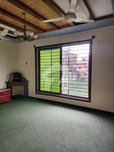 11 Marla Upper Portion Available For Rent