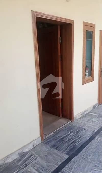 ایف ۔ 6/1 ایف ۔ 6,اسلام آباد میں 3 کمروں کا 1 کنال بالائی پورشن 3.0 لاکھ میں کرایہ پر دستیاب ہے۔