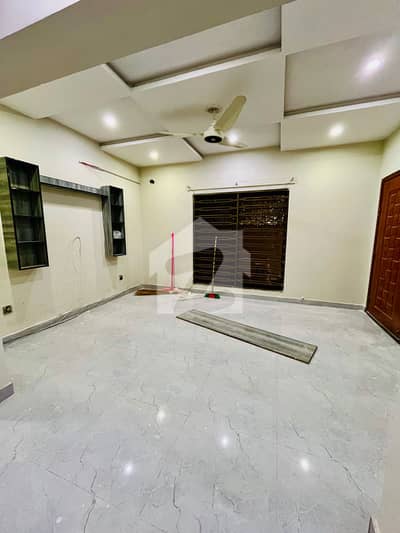 5 MARLA USED HOUSE FOR SALE OUTSTANDING LOCATION 5 MARLA USED HOUSE FOR SALE OUTSTANDING LOCATION