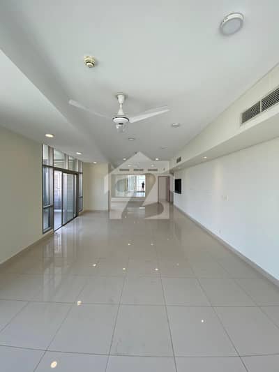 Emaar Oceanfront Reef Tower Spacious 3 Bed Apartment For Rent
