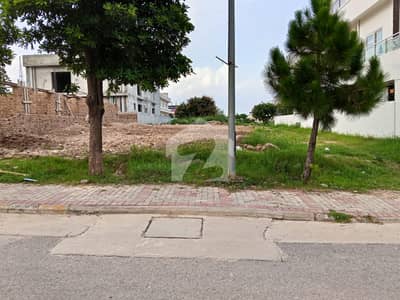 ٹاپ سٹی 1 اسلام آباد میں 1 کنال رہائشی پلاٹ 1.9 کروڑ میں برائے فروخت۔