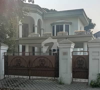 گلبرگ 2 گلبرگ,لاہور میں 10 کمروں کا 2 کنال مکان 10.0 لاکھ میں کرایہ پر دستیاب ہے۔